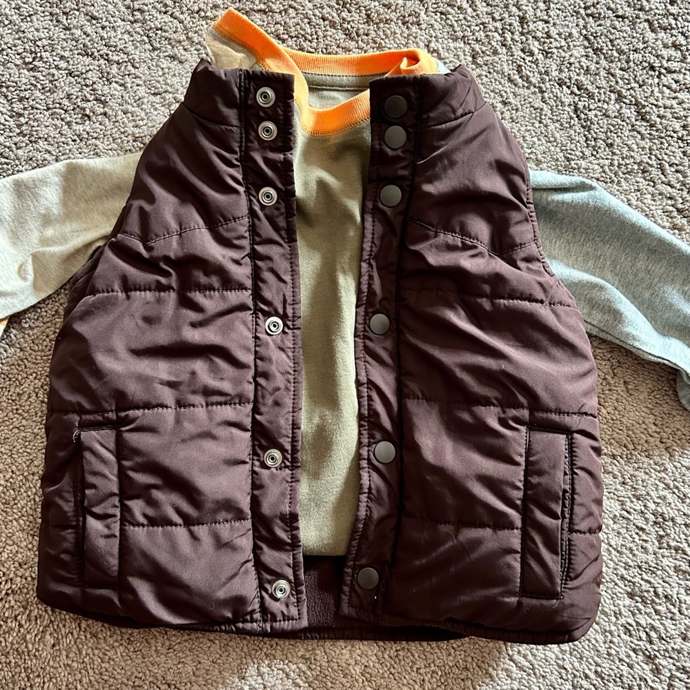 Baby Gap brown puffer vest unisex 6-12 moths perfect for layering